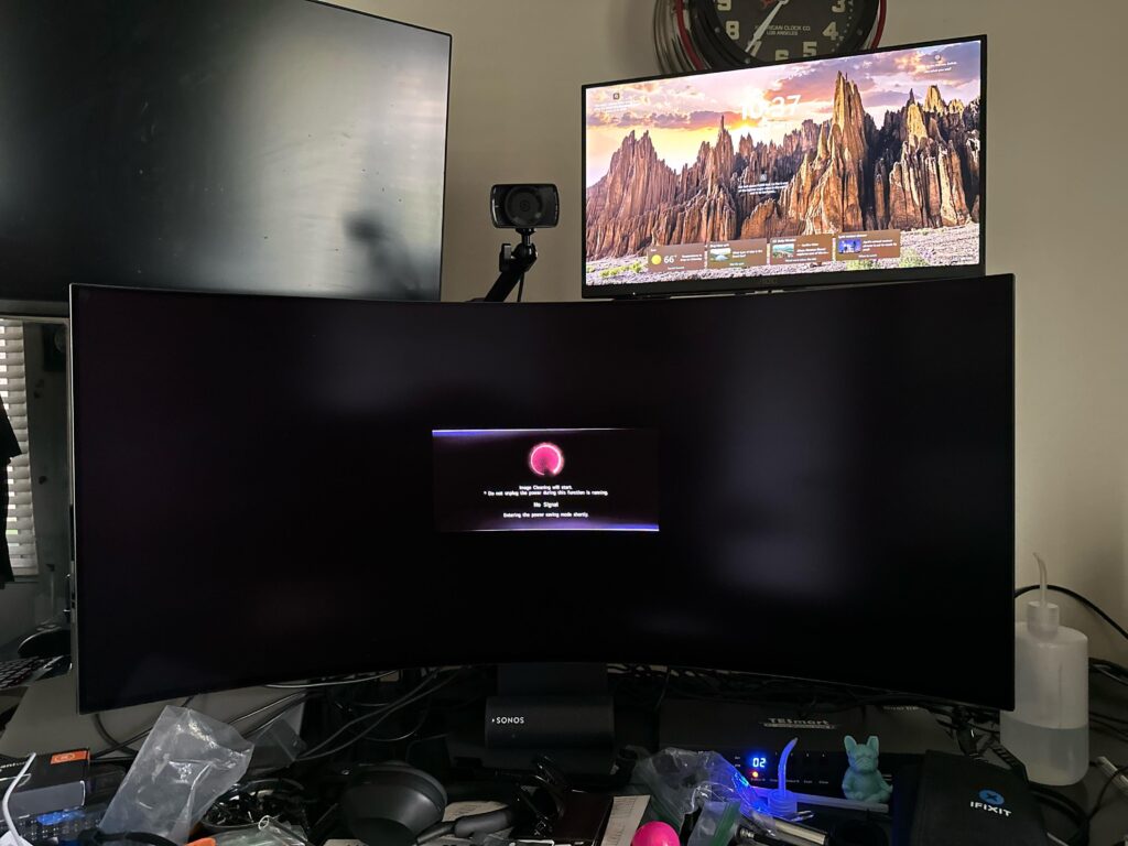 Monitor Tilt (extreme height)