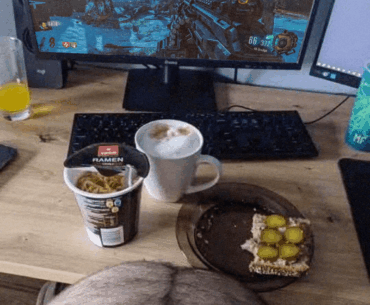 Over here eating like a king and playing some good ol' BO3 (Golden age of zombies btw, upvotes to the left)