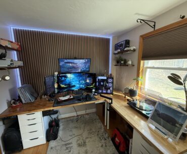 Should I get some artwork for the feature wall? 🤔