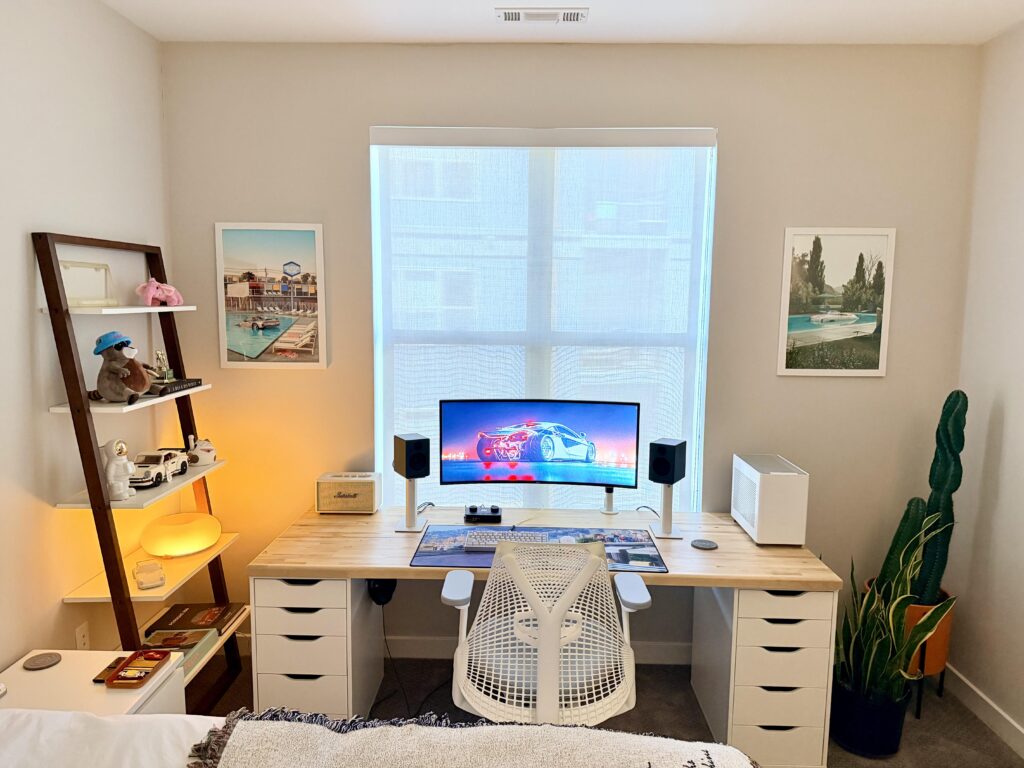 My bedroom battlestation