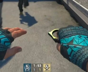 Am I the only one who thinks that current look of Darryl's golden watch is, somewhat, strange?