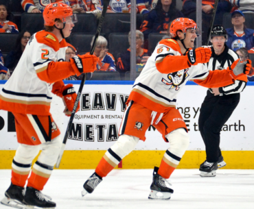 Gauthier breaks tie late in 3rd, Ducks edge Oilers in Game 2 to even West 1st Round