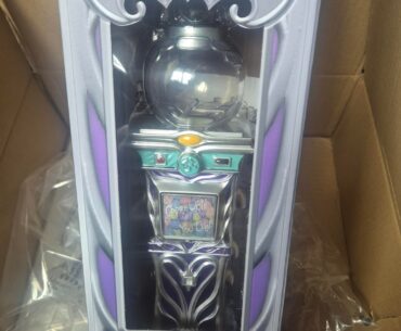 After a couple months delay, finally received the Gobblegum machine replica!