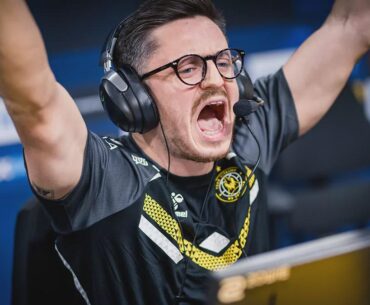 What does he need to surpass Dupreeh as the player with the greatest trophy haul of all time?