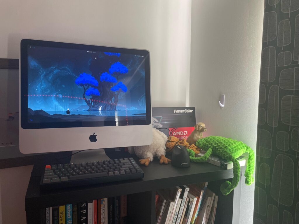Old iMac writing station