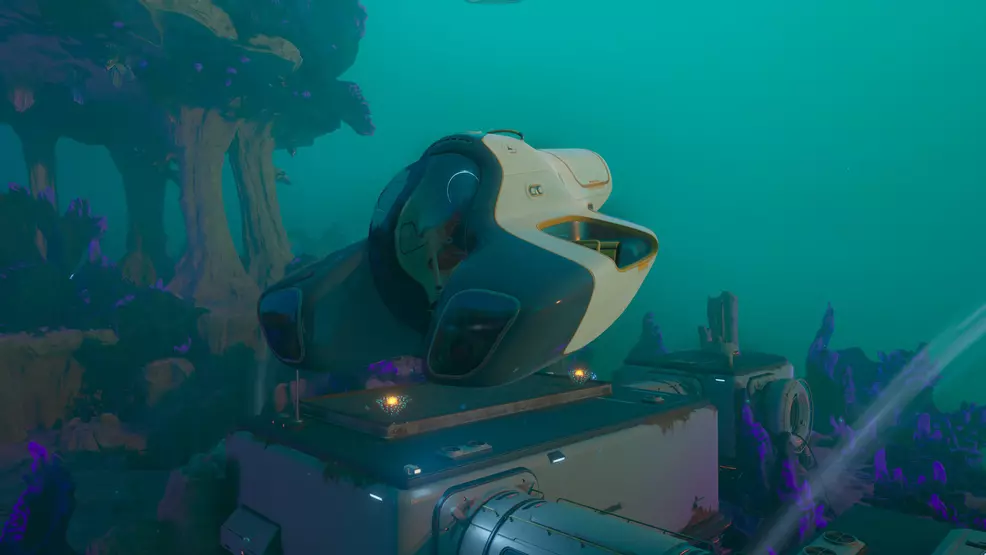 The Tadpole clad in its Hull Chassis in Subnautica 2.