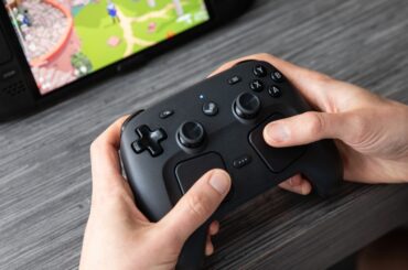 Listen to the new Steam Controller buzz to the tune of Doom