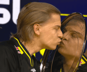 Aleksib trophy moment