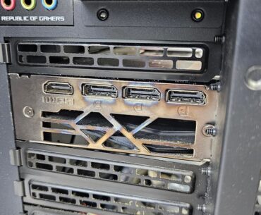 Is it normal for ports on a 4090 to get this hot?