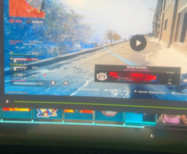 Somebody mind explaining?(look at the minimal when I killed the down guy after)