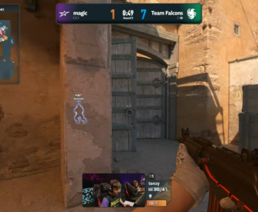 M0nesy flying knife