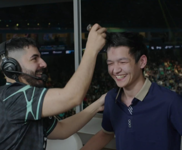 MAJ3R shaved the head of a Kazakh  commentator at PGL Astana after he lost a bet that Aurora would not qualify for the playoffs