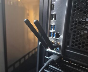 Wifi antennas straight up or at diagonal?