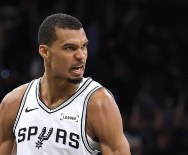 Victor Wembanyama takes over in Game 4 as Spurs run away from Thunder to tie series