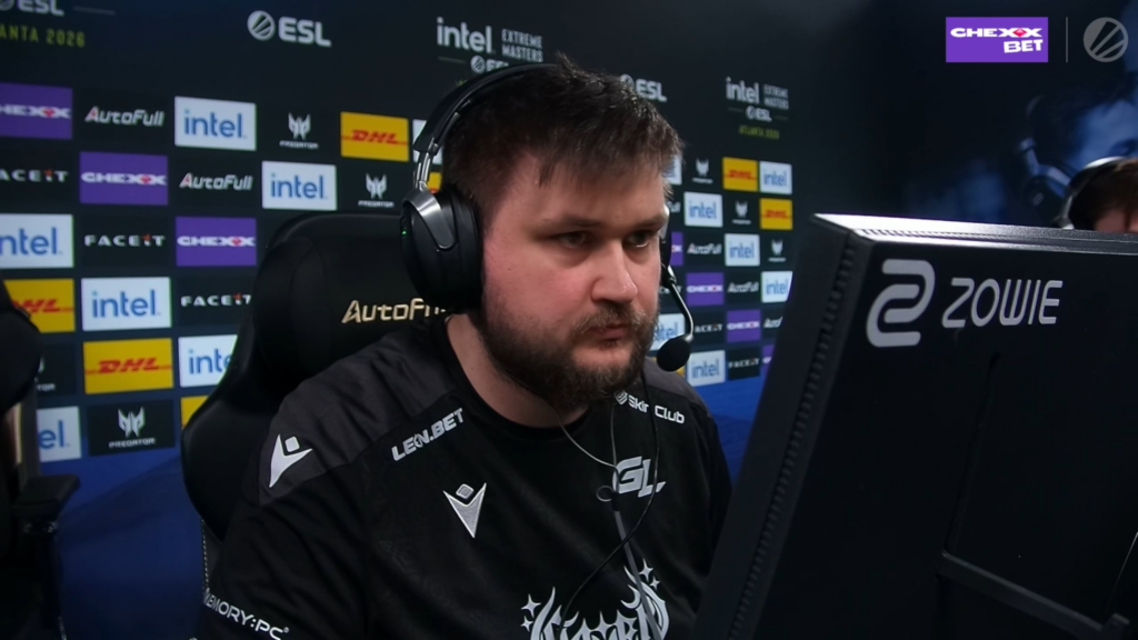 Snax employs the doorstuck strategy to help protect the defuse
