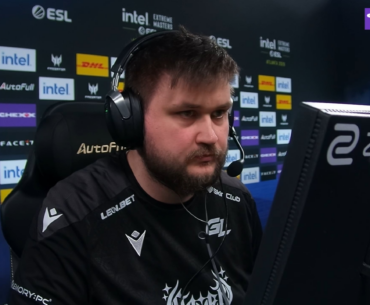 Snax employs the doorstuck strategy to help protect the defuse