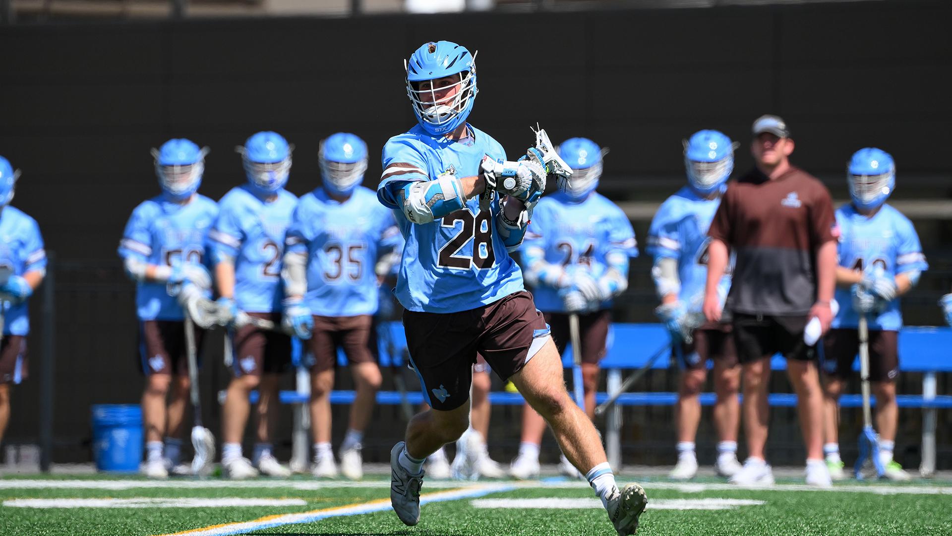 Tufts Dominates Way to Fourth Straight NCAA Division III Men’s Title Game Chase Beyer of Tufts cradles the lacrosse ball