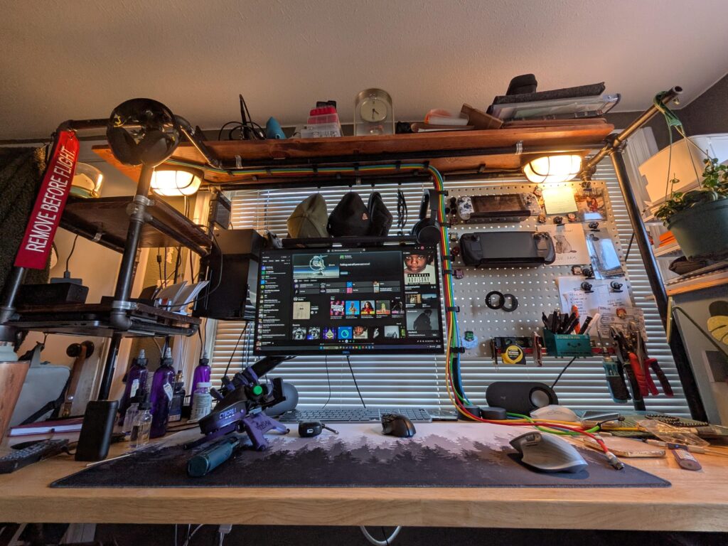 Found some old gas pipe and decided to make a battlestation. Found some old gas pipe and decided to make a battlestation.