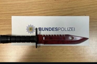 Bayonet | Doppler IRL German police confiscated a knife from a 17-year-old… and it literally looks like a CS skin