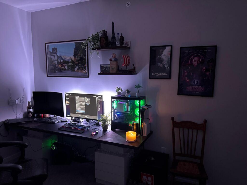 Work on the left. Battlestation on the right