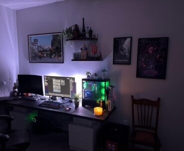 Work on the left. Battlestation on the right