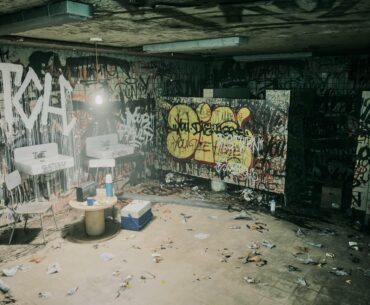 Alan Wake 2 is so committed to be oppressive that the safe rooms look like this