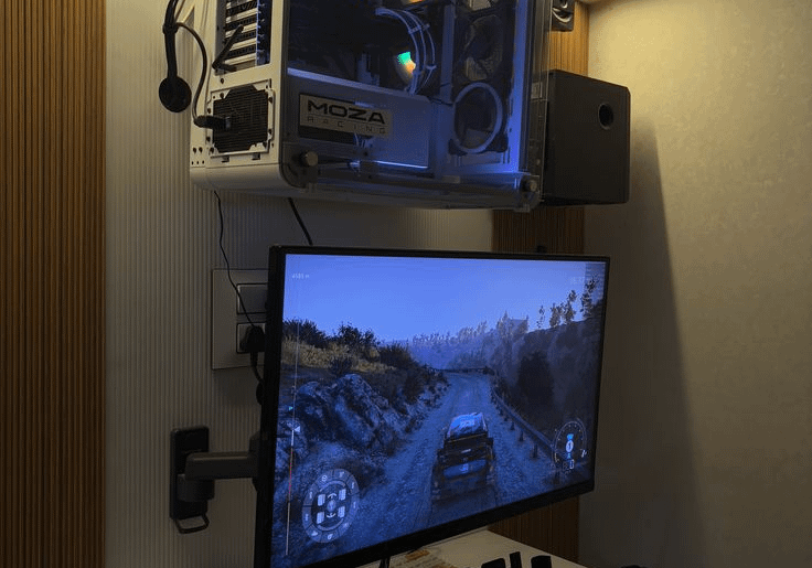 Gravity-defying setup.
