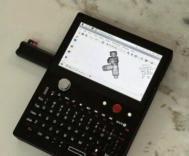 Lini: My 4.3-inch Cyberdeck powered by CM5
