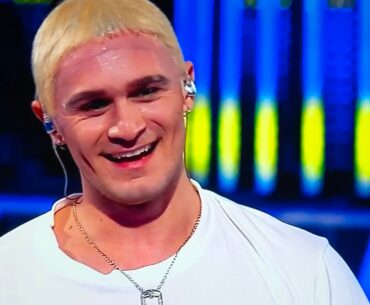 [Cod4] Just found out "Vladimir Makarov" is played by a Bulgarian guy "Ulian Kostov" who is right now singing an eminem song on "Kapkite" which is a Bulgarian singing show where celebrities imitate a singer on a random basis.