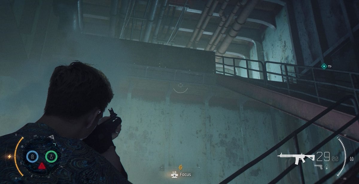 007 aiming a rifle in 007: First Light
