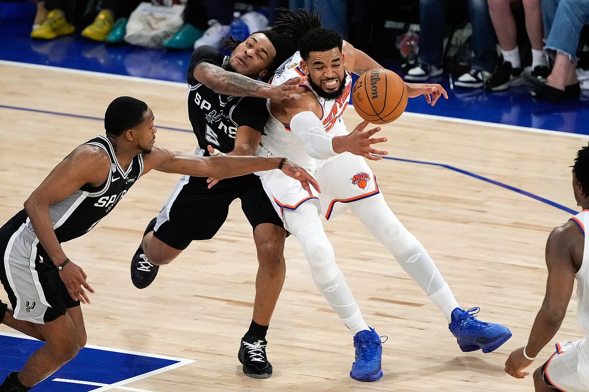 Knicks in command of NBA Finals despite four close games with Spurs Knicks in command of NBA Finals despite four close games with Spurs