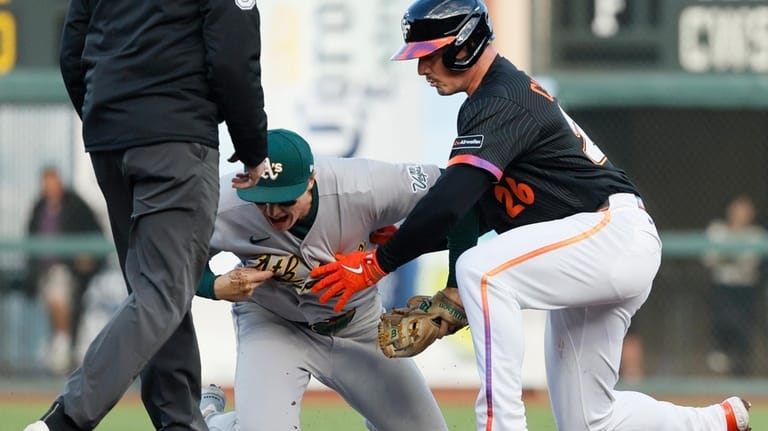 San Francisco Giants third baseman Matt Chapman (26) on his...