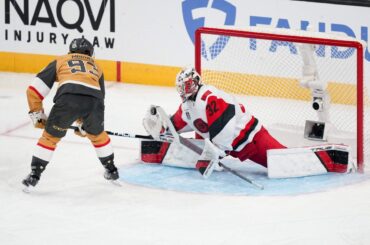 After Brandon Bussi’s relief masterpiece, should Hurricanes turn to him in Game 4?