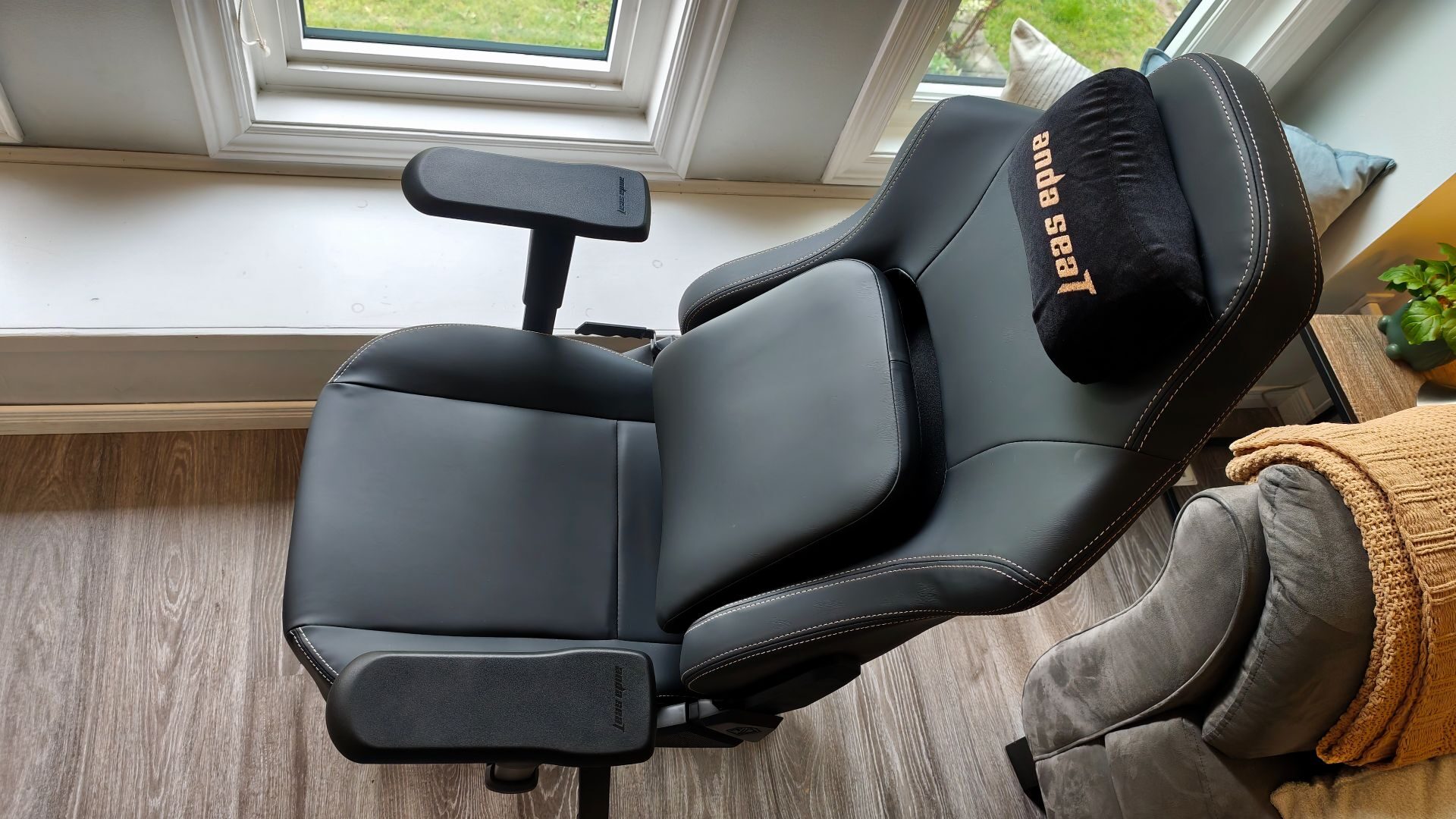Andaseat Phantom 4 Pro Gaming Chair Review Andaseat Phantom 4 Pro Gaming Chair Review