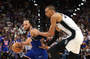 Knicks rally again behind Jalen Brunson’s 45 points to defeat Spurs, win franchise’s first NBA championship since 1973