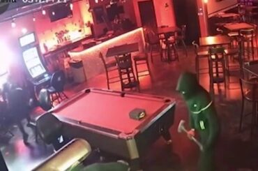 Suburban Chicago bar hit by gaming machine thieves