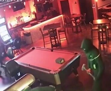 Suburban Chicago bar hit by gaming machine thieves