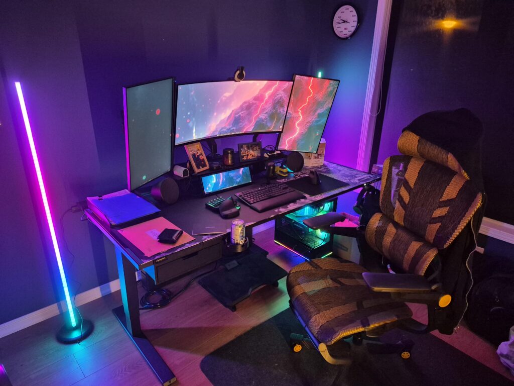 Slowly achieving my dream setup. Slowly achieving my dream setup.