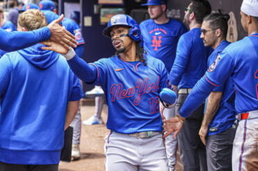 Mets score early, tack on late, hang on to snap three-game skid with 10-9 win over Braves