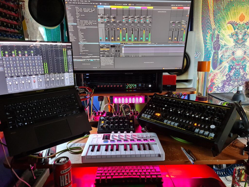 Gentlemen, to the Battle Station!