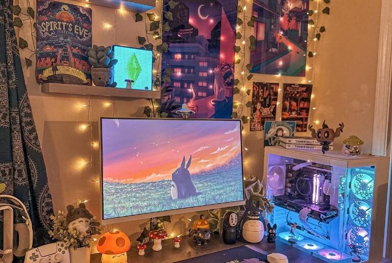 Majora’s Mask is watching over the battlestation.