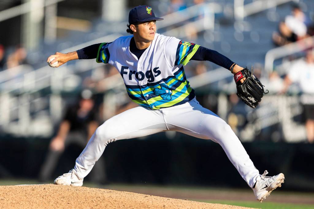 Emeralds ‘Level’ AquaSox for third win in four games Colton Shaw #28 of the Everett AquaSox pitches against the Eugene Emeralds during the game on Friday, July 24, 2026 in Everett, Washington. (Olivia Vanni / The Herald)