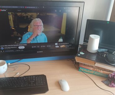 How do you guys like my setup? Does It qualify as a shitty battlestation?