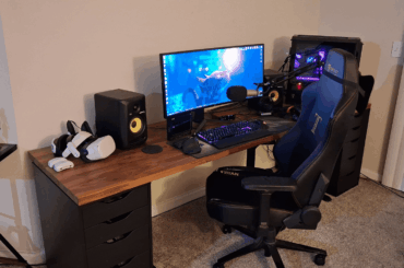 My PC gaming desk and setup!