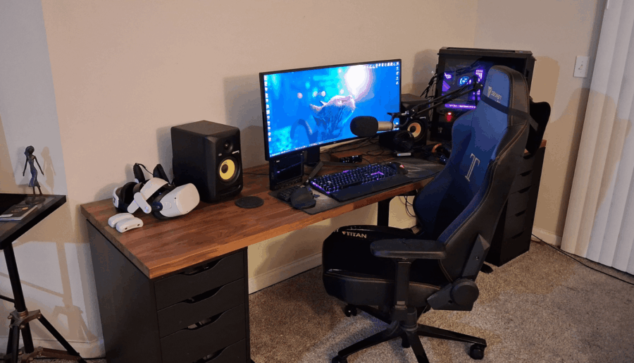 My PC gaming desk and setup!