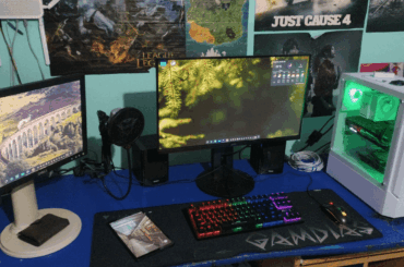 Here’s my setup! I’m an unemployed 22 year-old student from Serbia.