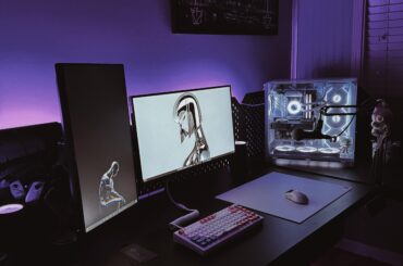 My setup got a summer update 🤣💜🖤