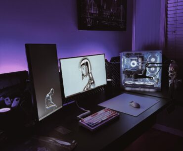 My setup got a summer update 🤣💜🖤