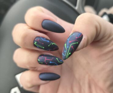 Cyberpunk nails