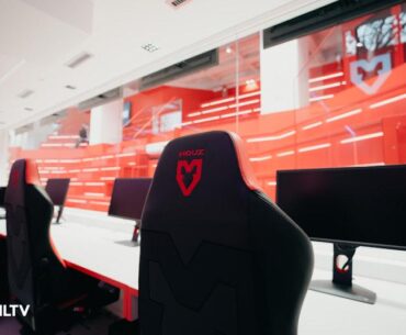 MOUZ NXT sign 🇫🇷eSx and 🇨🇳mixer (both 17 years old)